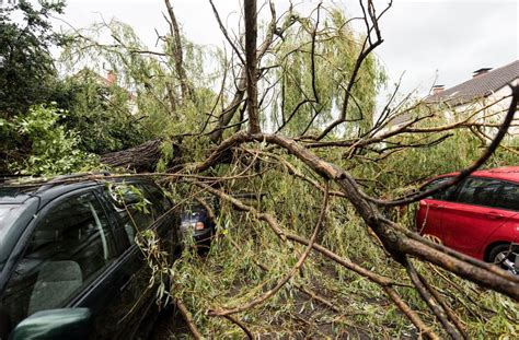 Die stuttgart netze ist für die sichere verteilung des stroms in stuttgart zuständig. Ein heftiges Unwetter gab es in Freiburg. Auch in anderen ...
