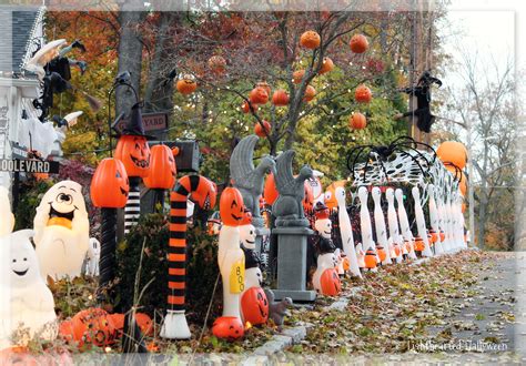Lighthearted Halloween 2015 Yard Haunt Entrance Vintage Halloween