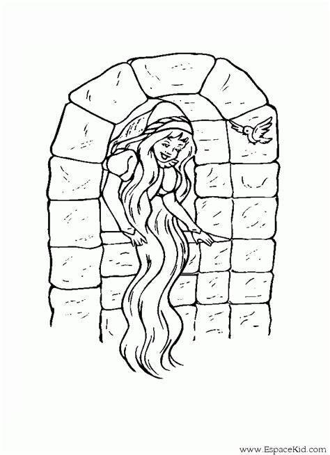 Coloriage Princesse au cheveux longs à imprimer dans les coloriages