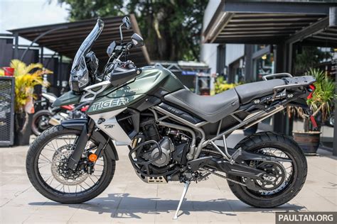 FIRST LOOK 2018 Triumph Tiger 800 XCx And XRx Adventure Bikes RM74