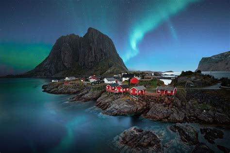 ノルウェーのロフォーテン諸島で、白夜の中を歩いてみたい夢がある なるおばさんの旅日記