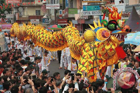 Ritual Bakar Naga Akhiri Perayaan Cap Go Meh Di Pontianak Antara News