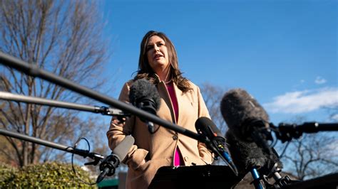 Sarah Huckabee Sanders Apologizes For Mocking Bidens Remarks On Stuttering The New York Times