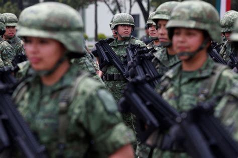 Casi Mujeres Formar N Parte Del Ej Rcito De Ecuador Por Primera Vez En La Historia