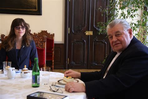 Trestní oznámení je podle ní způsob, jak moci nahlížet do cizího trestního spisu. Lipovská Čt : „kontrolní úloha rady čt samozřejmě ...