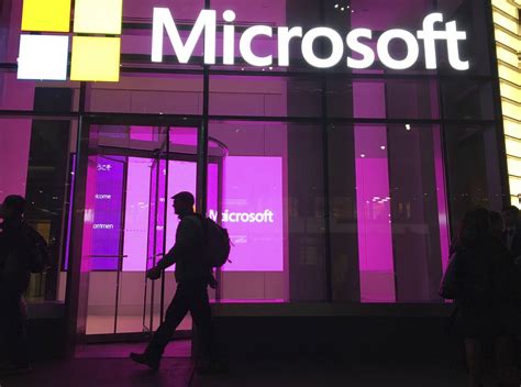 Microsoft Announces Multibillion Dollar Investment In Chatgpt Maker Openai