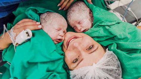 Heart Touching Moment When Newborn Twins Came Out Hugging Zenger News