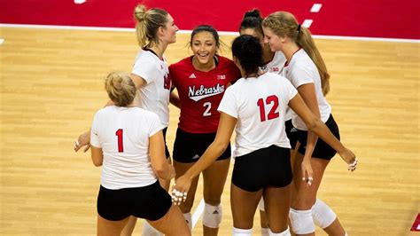 College Volleyball Rankings Stanford Nebraska Stay On Top While Top
