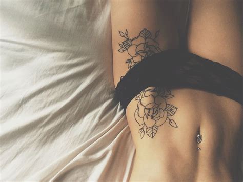 Ggave you a henna tattoo. thigh tattoo | Tumblr Really love this placement ...