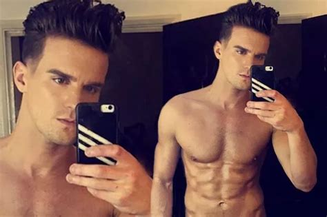 Geordie Shore S Gaz Poses For Topless Selfie As He Shows Off His Rippling Six Pack On Instagram
