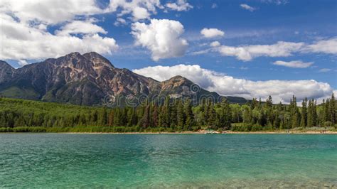 Piramideberg Patricia Lake Jasper National Park Alberta Canada Stock