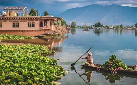 Srinagar Best Time To Visit Things To Do Travel Stay Packages
