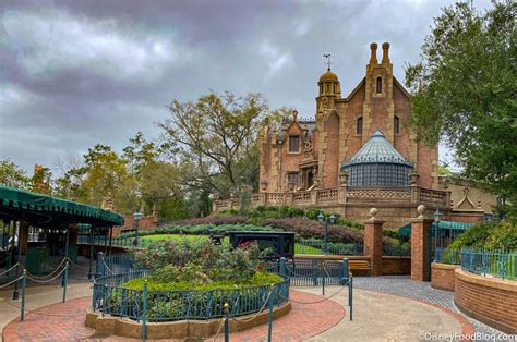 So Whats The Real Backstory Of Disney Worlds Haunted Mansion