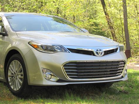 2013 Toyota Avalon Hybrid: Gas Mileage Drive Report