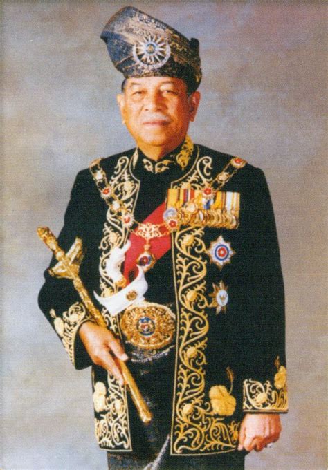 Tuanku syed faizuddin putra ibni tuanku syed sirajuddin jamalullail (born 30 december 1967 in alor setar, kedah, malaysia) is the raja muda (crown prince) of the malaysian state of perlis. Anak Merdeka: Keberangkatan Tiba Yang di-Pertuan Agong ke ...