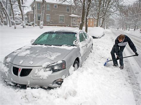 Spring Snowstorm Blasts Midwest Rolls East