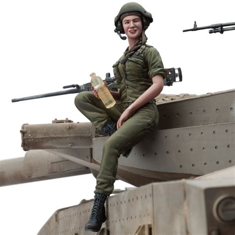 116 Modern Female Tank Crew Soldier Toy Resin Model Miniature Kit