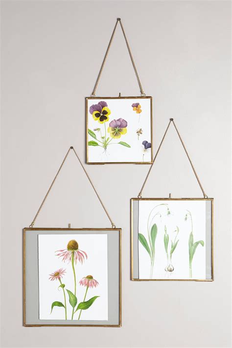 Viteri Hanging Frame | Hanging frames, Hanging picture frames, Hanging pictures