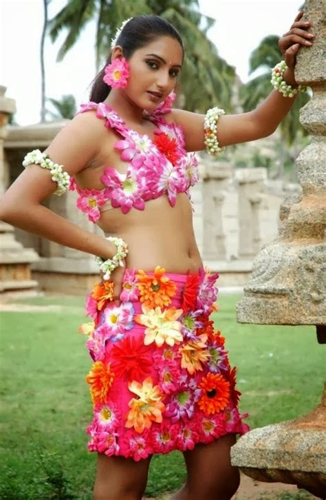 Ragini Dwivedi Hot Sexy Navel Show Photos Images Gallery Discover