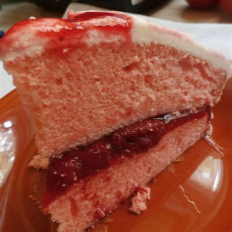 Strawberry Filled Cake With Vanilla Frosting | Recipe | Vanilla frosting recipes, Frosting ...