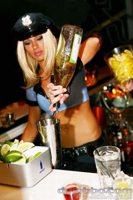 Sexy Bartenders 51 Pics Curious Funny Photos Pictures