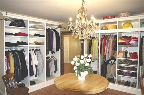 Here at modular closets, we love helping homeowners maximize the space they have available and create homes that feel expansive and stylish. Pin by Amy Witt on Closet/DressingRoom | Bedroom into ...