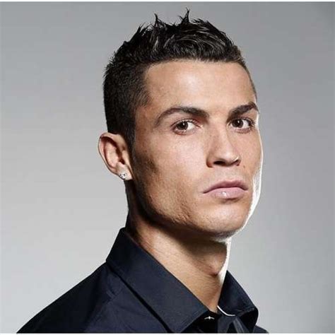 Ronaldo başka oyuncu ile karşılaştır. Cristiano Ronaldo's haircuts over the years with names and ...