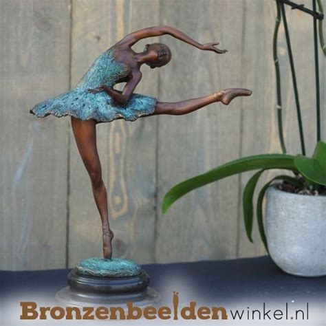 Vrouwenbeeld Ballerina Van Brons Tuinbeelden Bronzen Brons