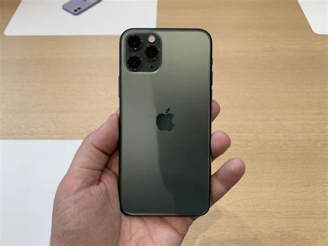 The iphone 11 pro made its debut on september 10, 2019, at apple's by innovation only event. Revue de presse des iPhone 11, 11 Pro et 11 Pro Max : peu ...