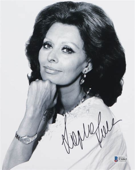 Sophia Loren Signed 8x10 Photo Beckett Pristine Auction