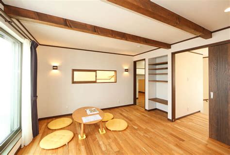 漆喰の白い外壁と凛としたモダン空間 | 新築施工例（岡山県） | 岡山の平屋住宅なら おかやま住宅工房
