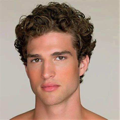 Curly hair men have different cutting and styling requirements than straight or even wavy hair. mens thick and curly hairstyles | Curly hair men, Men's ...