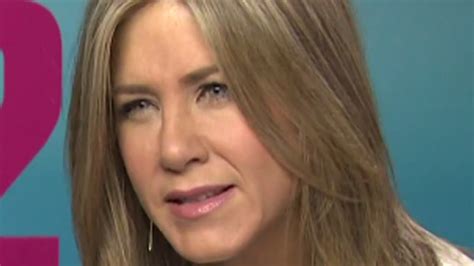 Jennifer Aniston Pranks Reporter Almost Brings Him To Tears During