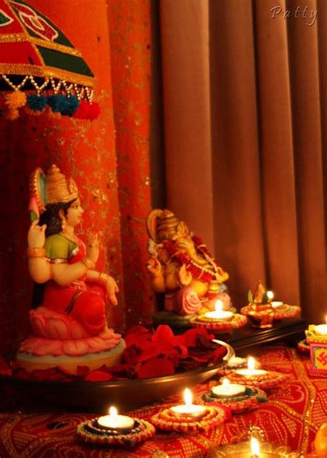 For the annual autumn diwali festival (indian festival of lights), these are the best diwali decorations for your home including rangoli designs, diyas & lights. Diwali Decorations Ideas for Office and Home - Easyday