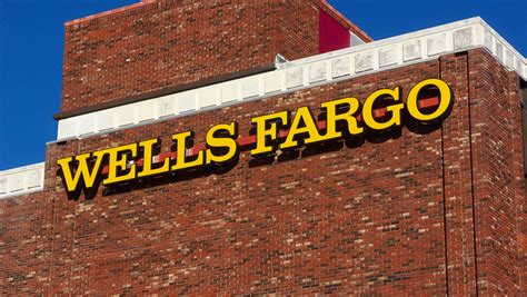 It gives 2 percent cash back on all purchases, a $200 bonus after new cardholders. Wells Fargo Prepares to Release Interesting New Rewards Cards