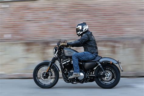 Sportster iron 883 looks & styling. First ride: Harley-Davidson Sportster Ir... | Visordown
