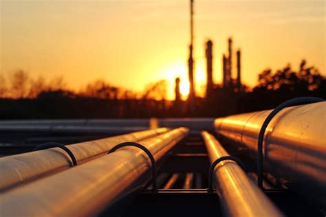 50500 Crude Oil Pipeline Stock Photos Pictures And Royalty Free Images