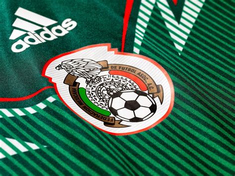 47 Mexico Soccer Logo Wallpaper Wallpapersafari