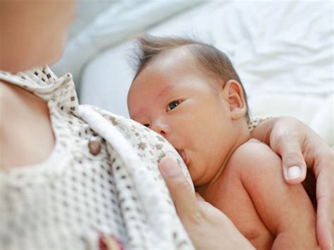 Lactation Without Pregnancy Symptoms Causes Diagnosis Treatments Organic Facts