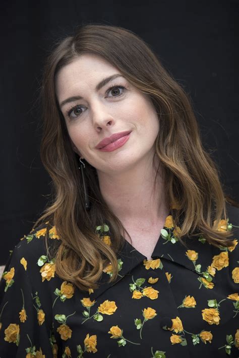 Normal People Fans Notice Daisy Edgar Jones Looks Like Anne Hathaway And Dakota Johnson Anne