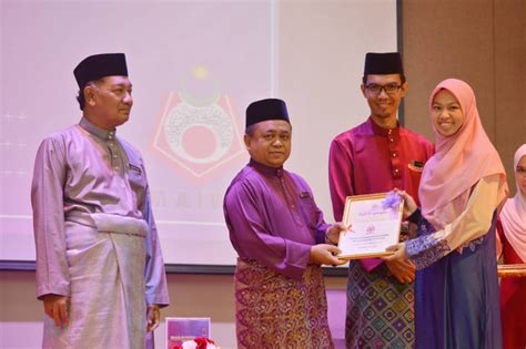 Majlis agama islam negeri johor mempelawa anak kelahiran johor yang menetap di dalam negeri johor dan bermaustatin di negeri ini untuk memohon skim bantuan yuran pendaftaran ipt dalam negara sesi 2020. MAIWP Agih RM3,371,600 Bantuan Zakat Pendidikan 2019 ...