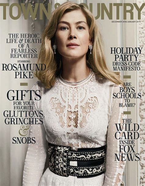 Rosamund Pike Town And Country Magazine Usa 2018 December 2019