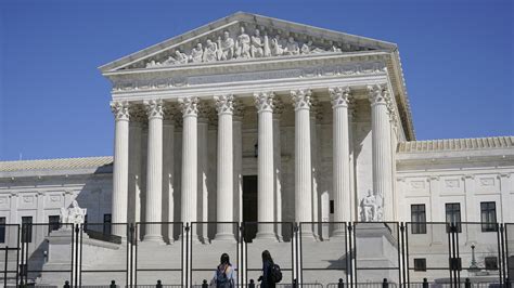 Supreme Court Mulls Whether Police Can Enter Home Without Warrant To Save A Life Npr