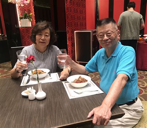 Jul 25, 2021 · 一些受歡迎的料理，如nasi goreng（炒飯）、gado gado（沙拉）、sate（烤肉串）和soto ayam（雞湯），遍布全國各地，被認為是國家美食。2014年，旅遊部選擇nasi tumpeng（塑形成圓錐狀並搭配多種配料的薑黃飯）作為官方的國家美食，稱其包含了各種烹煮傳統的多樣性。 臺灣特有蒙古烤肉連內蒙和蒙古國都沒得無奈風光不再 - 全球粥会——一个东方沙龙的沿袭