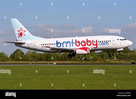 Bmi Baby Boeing 737 300 Approaches Runway 05r At Manchester Airport
