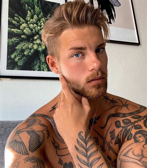 Loving Male Models LMM lovingmalemodels agregó una foto a su cuenta de Instagram ErikB