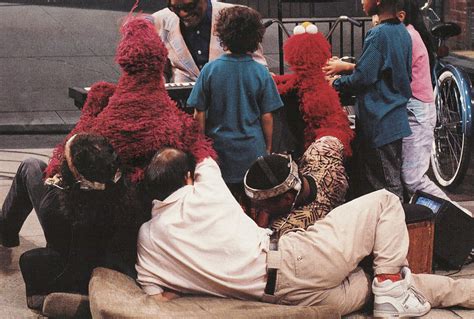 Awesome Behind The Scenes Photos Of Muppets And Muppeteers Barrio Sesamo Entre Bastidores