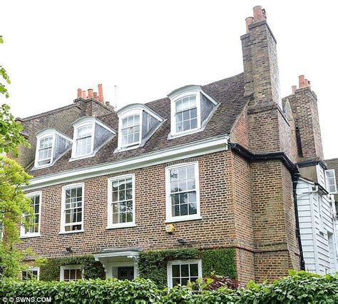 Jamie And Jools Oliver Visit New £10million Home Weeks After Burglary
