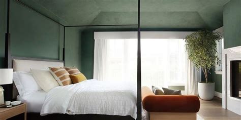 Heres How To Decorate With Green So It Actually Looks Chic Bedroom