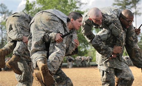 Women Fight Their Way Through Armys Grueling Ranger School Wunc